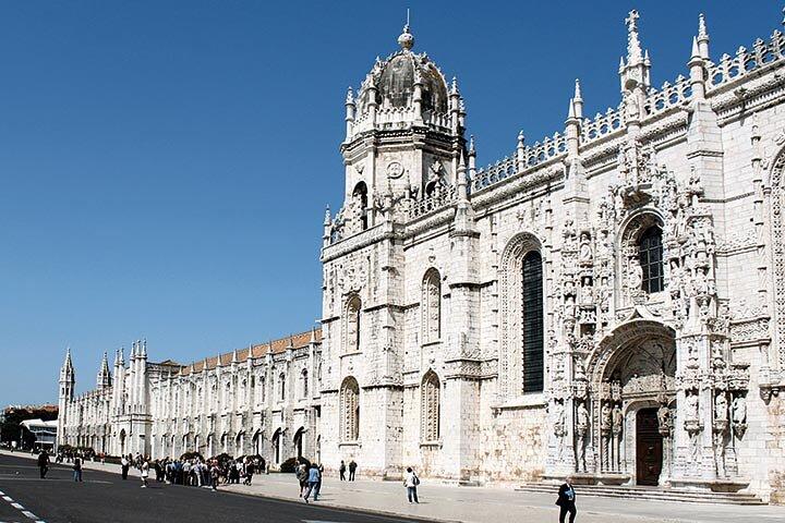 Mon Ami Navegador - Belém and Alcântara Private Tuk Tuk Tour