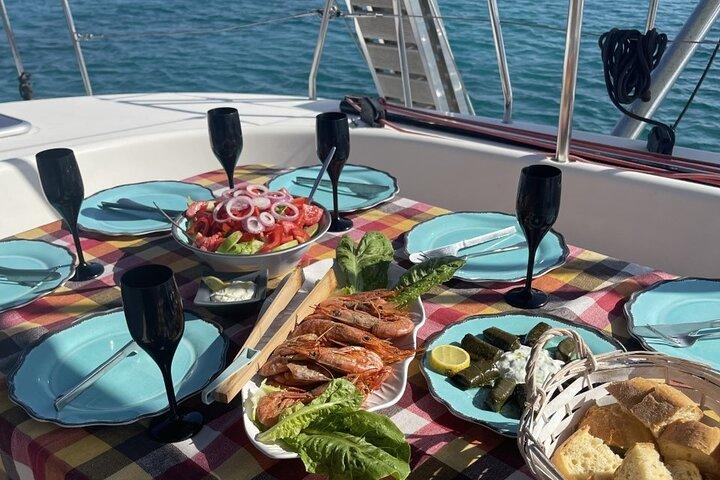 Catamaran cruise in Mykonos with Meal, Drinks & Transport