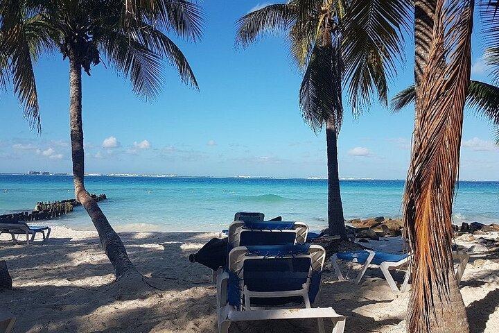 Sailing and snorkeling on a luxury catamaran to Isla Mujeres
