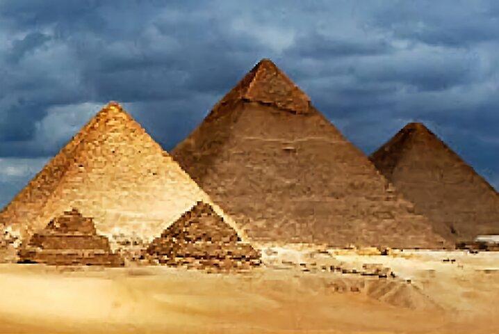 Cairo , Pyramids and Museum Private guided Tour