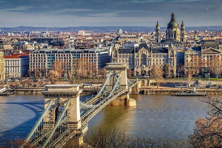 Private Transfer from Budapest to Prague