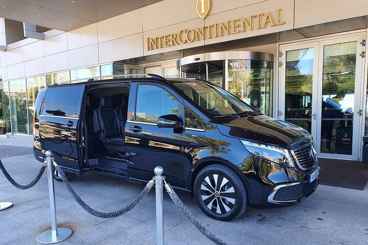 Lisbon Airport Private Transfer to Lisbon (Round Optional)