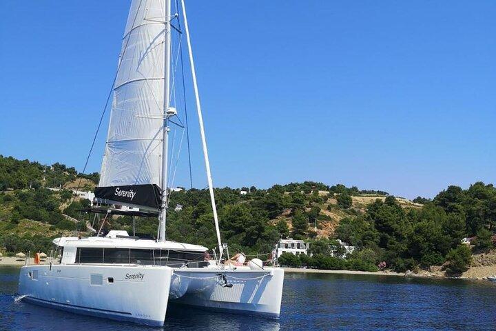 Santorini Oia: Private Sunset Cruise with Fresh Fish BBQ & Drinks