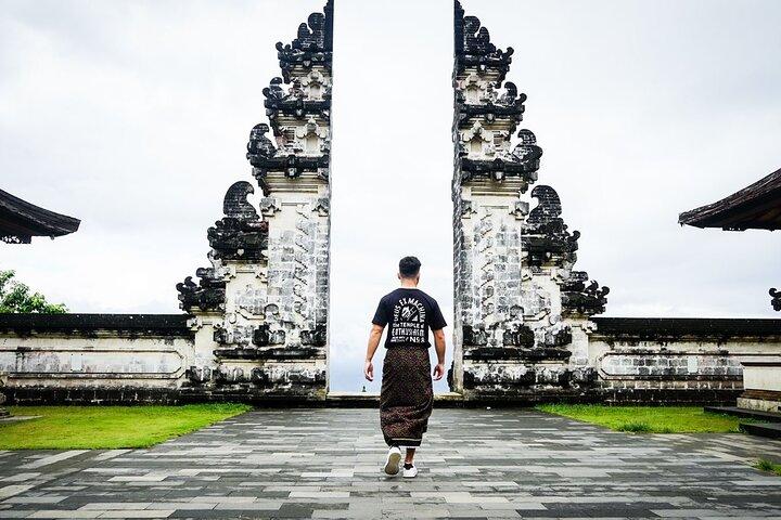 Lempuyang Temple, Waterfalls & Tegalalang Full-Day Tour