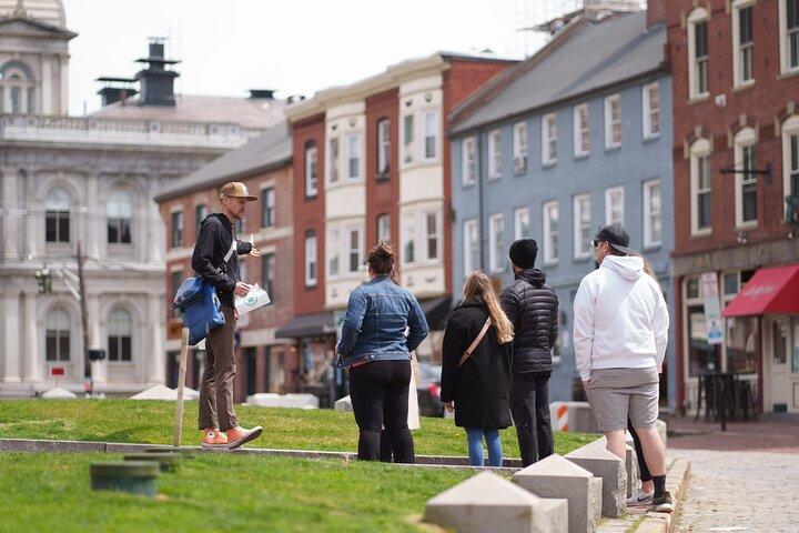 Portland Walking Food Tour – Warm Donuts, History & Hidden Gems