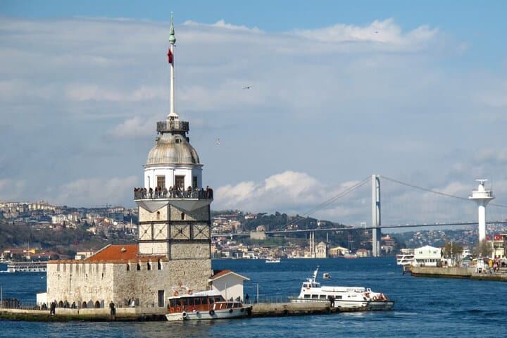 İstanbul Guided Bosphorus Cruise Balat Pierre Loti Hill W/ Ticket