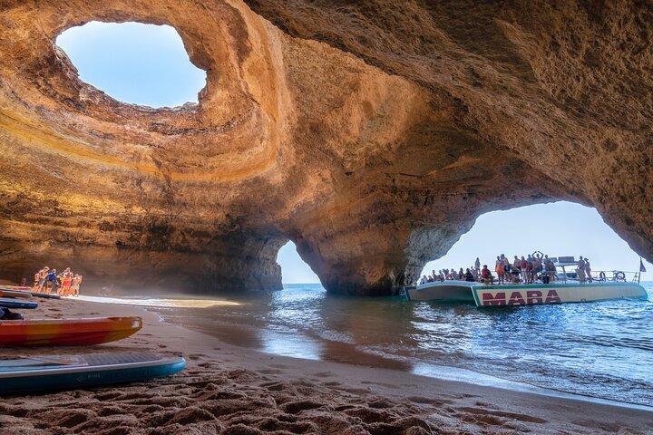 Catamaran Mara Caves, Swim & Food