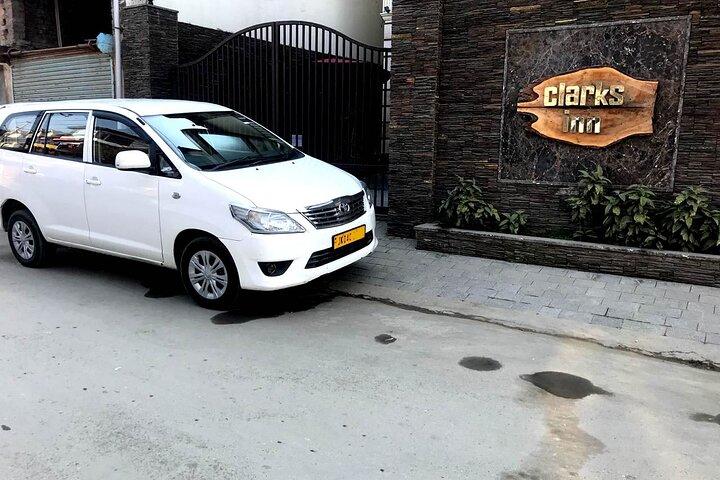 Innova To and Fro Pvt. Airport Transfer from Srinagar / Dal Lake