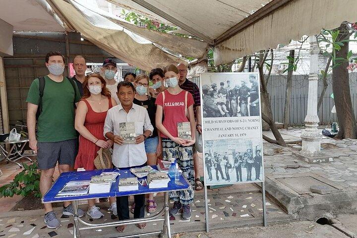 The killing field and Toul Sleng Genocide museum (S21) Tour