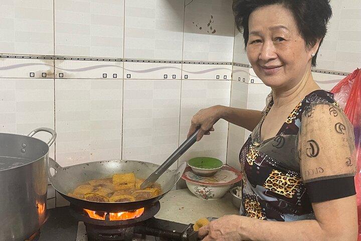 Local Cooking Class At Auntie's Home