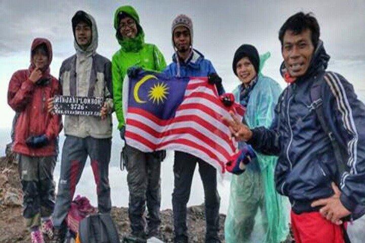 Explore Mount Rinjani To Summit, Lake & Hot Spring (3D 2N)