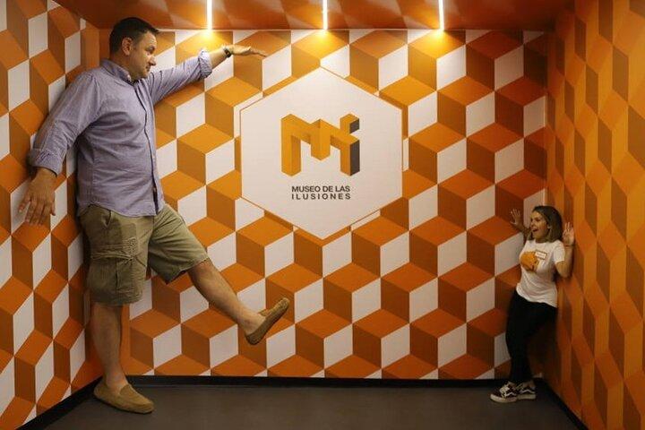A Fantastic Visit To The Museum Of Illusions Seville