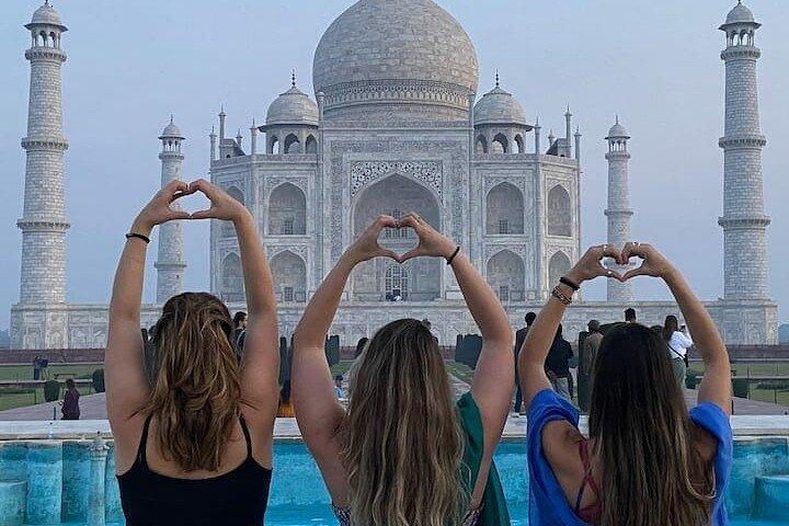 Taj Mahal & Agra Fort Tour with Fatehpur Sikri from Agra