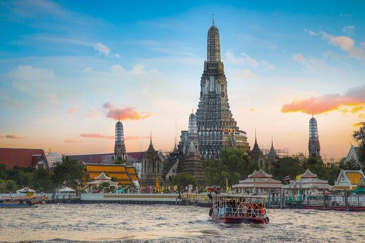 Bangkok Temple Walking Tour: Wat Pho Reclining Buddha & Wat Arun