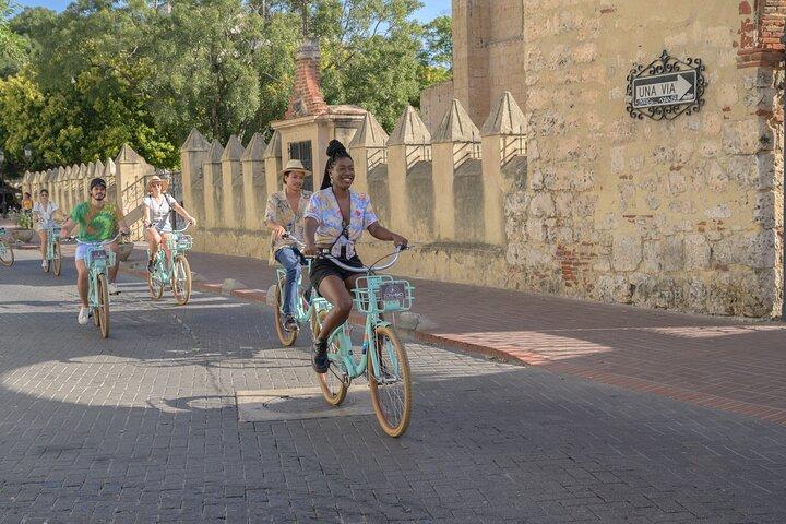 Santo Domingo: City Highlights Guided Bike Tour