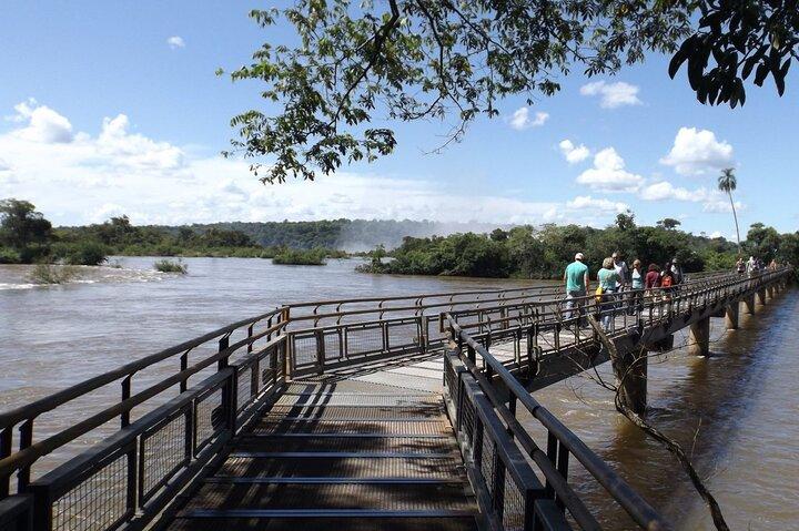 Iguazu Falls Private Day Trip from Buenos Aires with Airfare