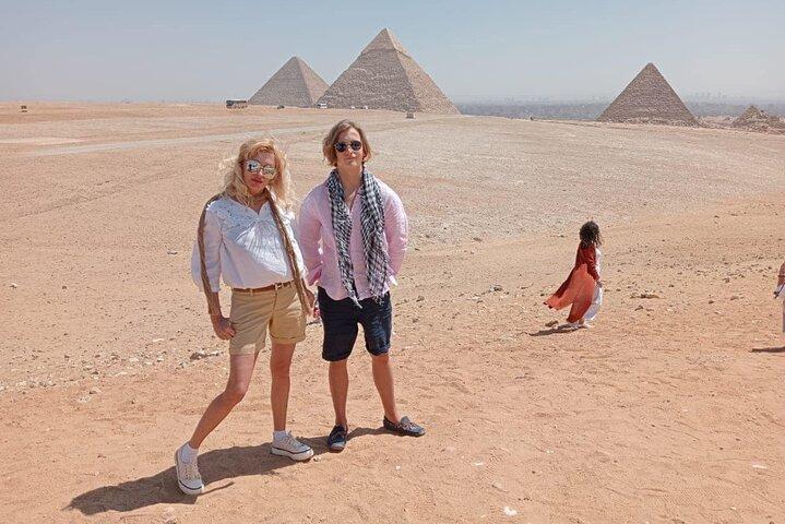 Giza pyramids , Egyptian museum and Khan el-Khalili market Private Tour