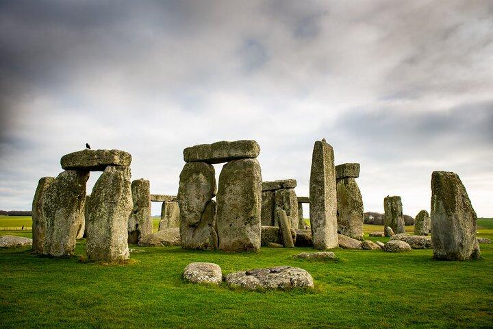 Private Tour to Stonehenge and Bath from London