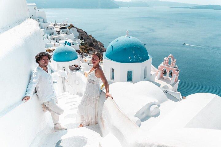 Santorini Private One Hour Photoshoot & Entry Blue dome