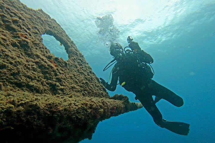 Third Island:Try Scuba in a Shipwreck-Archeological park