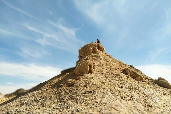 White Desert and Bahariya Oasis Tour