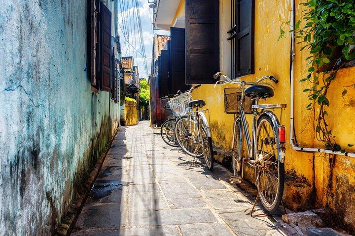Withlocal Cycle Hidden Old Bangkok and Food Tour (Half Day)