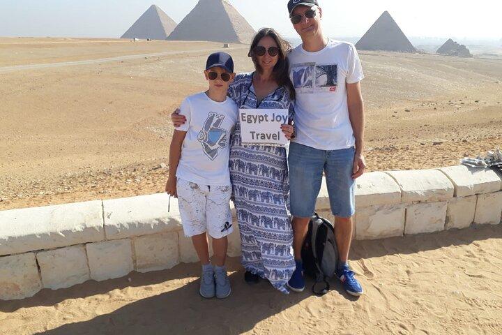 Giza Great Pyramids & National Museum of Egypt Full Day Trip