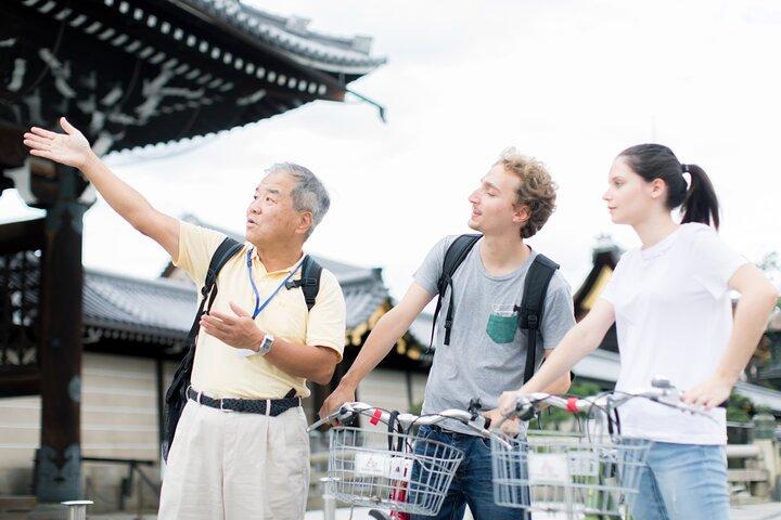 Explore Hidden Alleyway with a Local Expert (Morning tour)