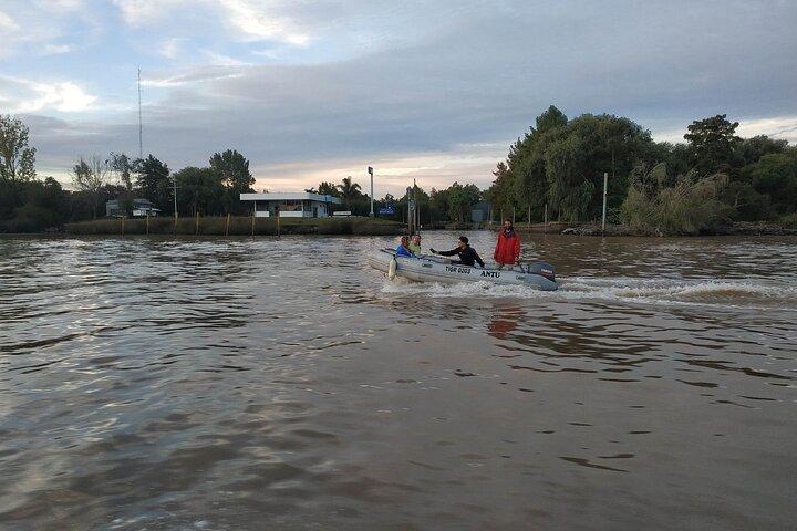 Tigre Safari Delta (4 hours PRIVATE boat tour, Buenos Aires view)