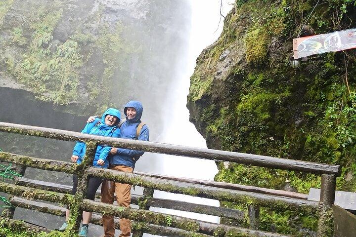 El Chorro waterfalls and Busa lake tour from Cuenca