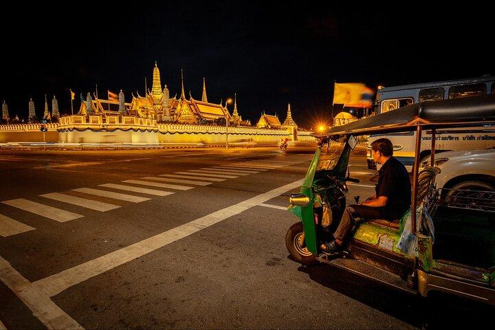 Private Tour : Bangkok Night Private Tuk Tuk Tour and Street food