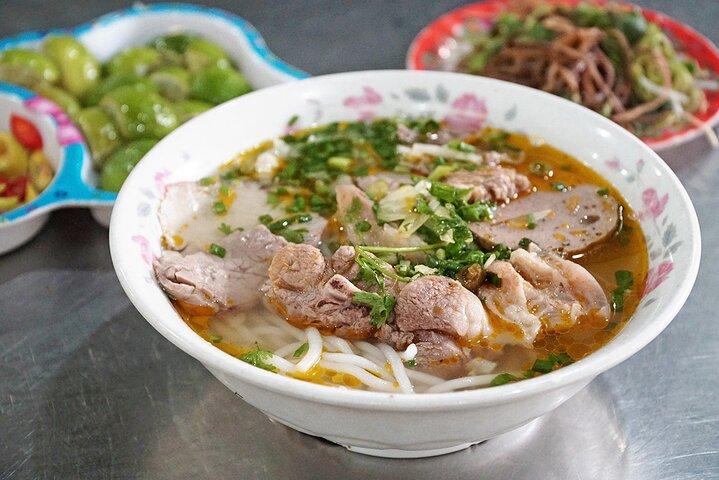 Private Craft Beer and Sightseeing Adventure Tour on Scooter in Ho Chi Minh City