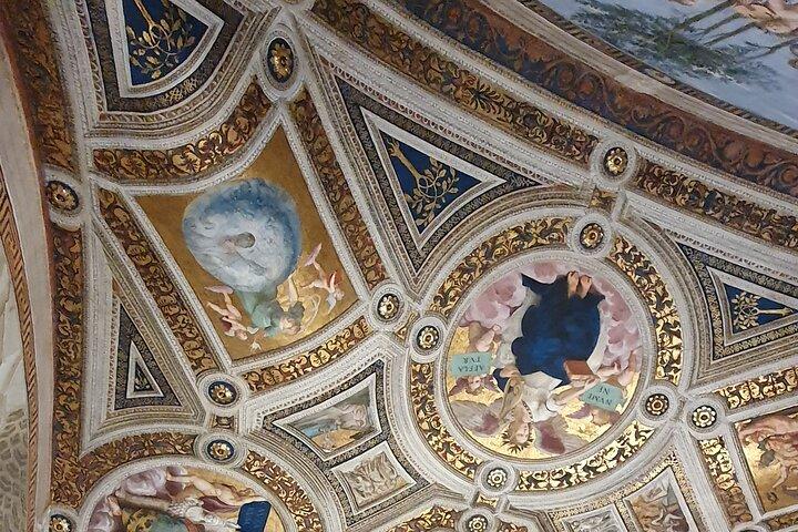 Villa Farnesina and Trastevere District Tour in Rome