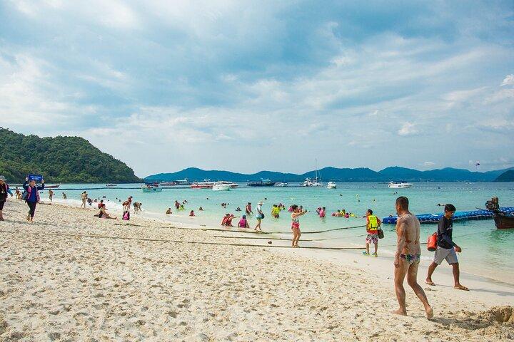 Banana Beach Day Trip – Your Everyday Escape