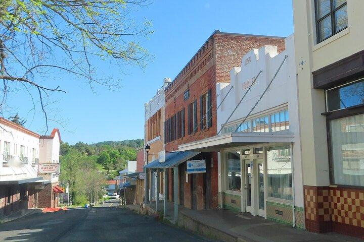 A Highway 49 Drive: A Self-Guided Audio Tour from Jackson to Angels Camp