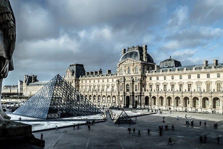 Paris 6 hours VIP tour &Seine River cruise & Galeries Lafayette