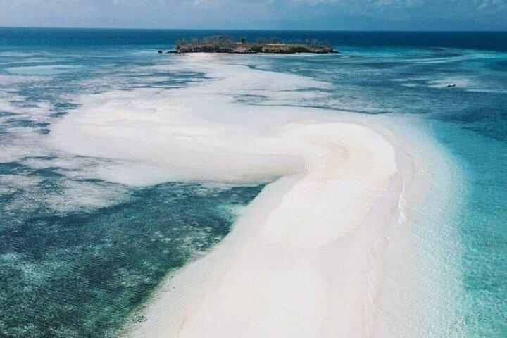 Lombok Pink Beach Boat Trip (Full Day + Snorkeling)