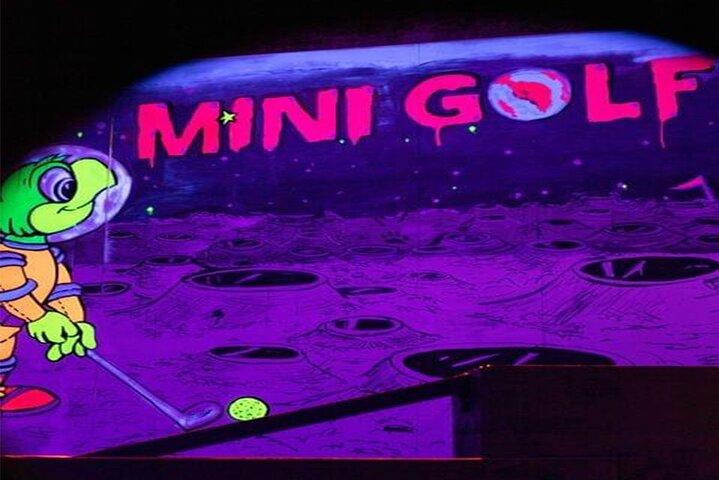 Indoor Mini Golf Experience