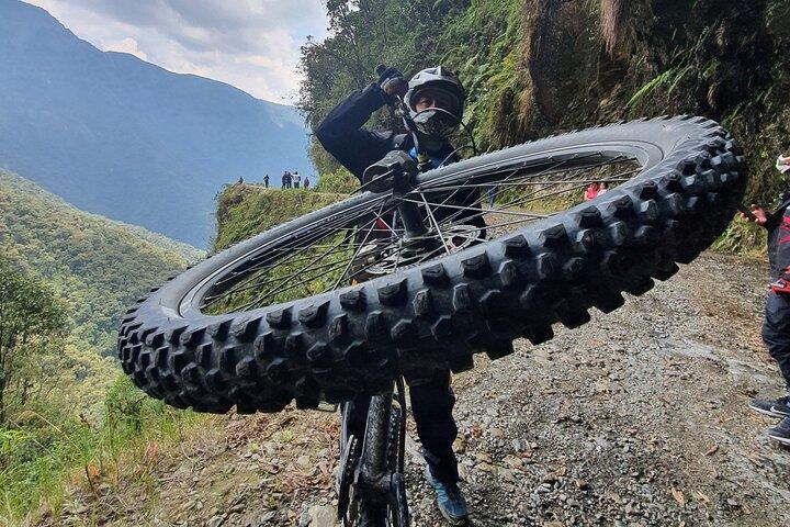 Death Road by Bike -Full Suspension-