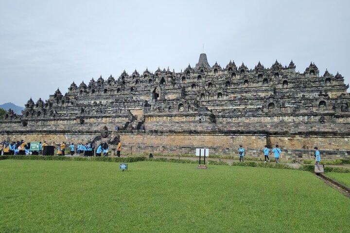 Yogyakarta: Borobudur Sunrise and Prambanan Temple Private Tour