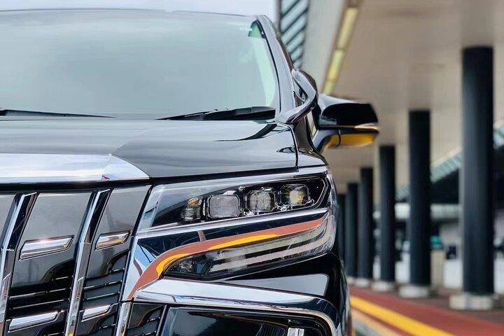 Private departure transfer from central Osaka city to Itami airport (ITM)