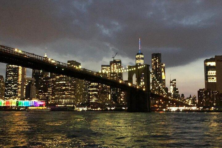 Best Private Luxury Sunset Boat Tour in New York City - 1 Hour