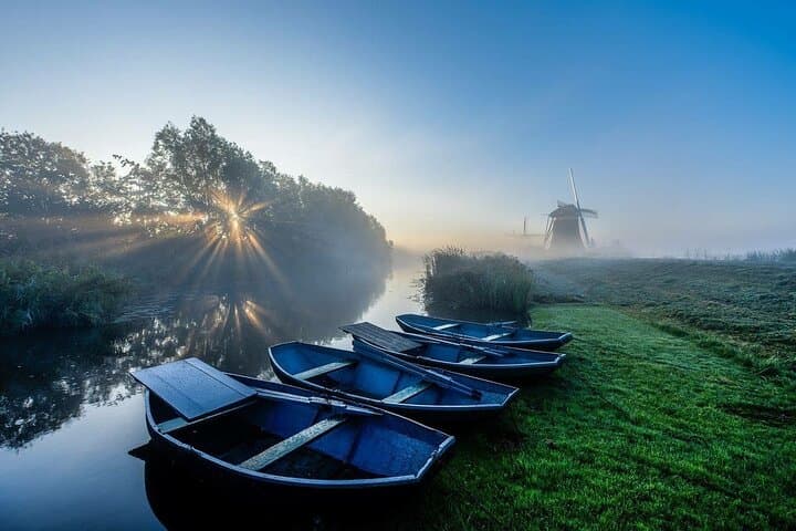 Best of Dutch Countryside: Giethoorn, Windmills, Secret Villages