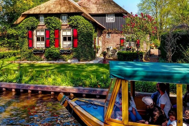 Best of Dutch Countryside: Giethoorn, Windmills, Secret Villages