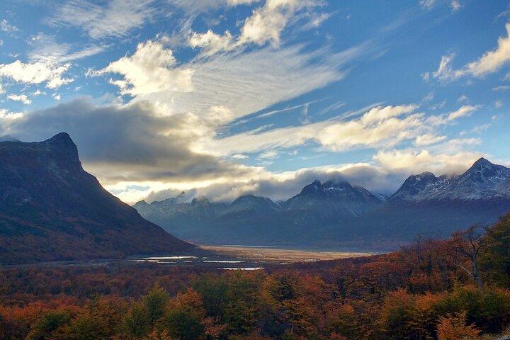 Lakes District 4x4 Full-Day Tour with Lunch from Ushuaia