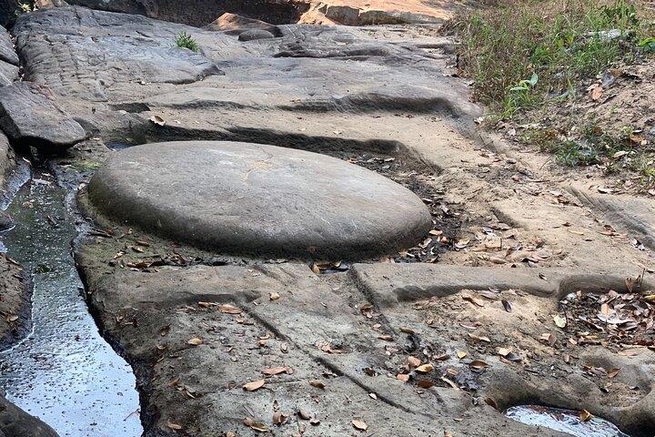 Kbal Spean, Banteay Srei, Beng Melea & Rolous temples Tour