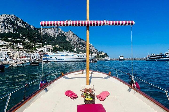 Half Day Private Boat Tour of Capri