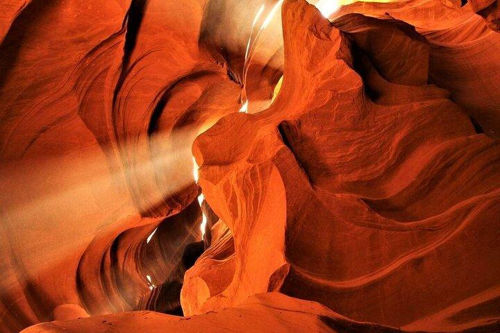 Upper Antelope Canyon Prime Time Entry with Navajo Guide