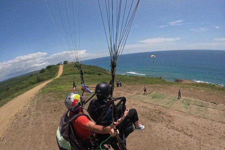 Ecuador Paragliding Montañita
