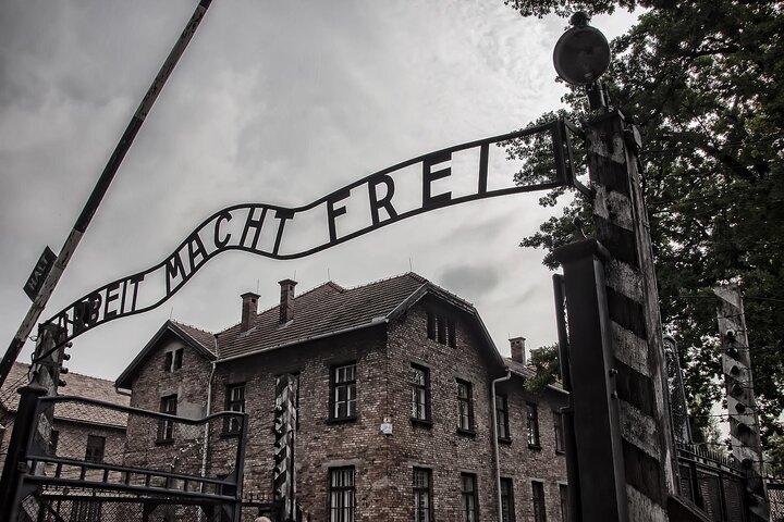 From Warsaw: Auschwitz-Birkenau Tour with Premium Train Transportation